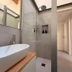 Da Nella 4 *