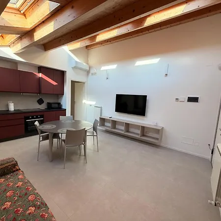 Apartment Da Nella 4 *